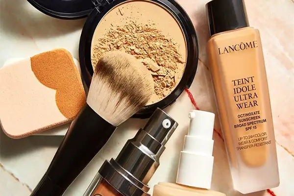 کرم پودر مناسب پوست لک دار