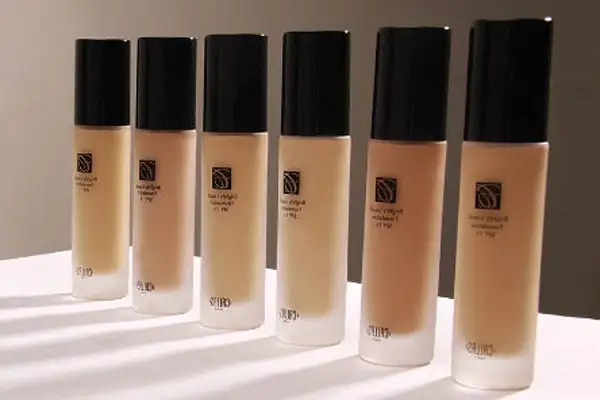 کرم پودر مناسب پوست لک دار